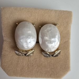 Vintage STAR Signed White Moonglow Cabochon Screw-Back Earrings